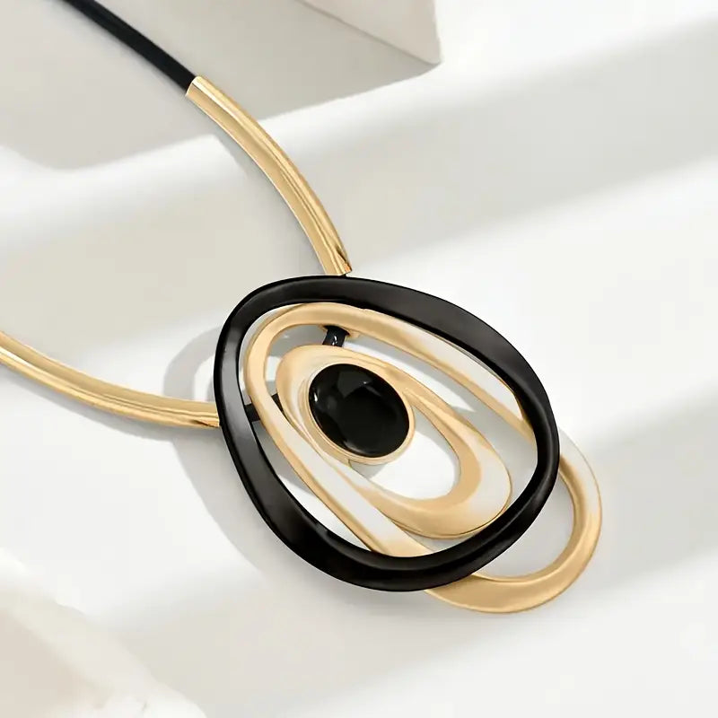 Linéa Loop Necklace
